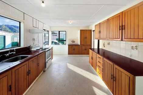 Photo of property in 27 Wainuiomata Road, Wainuiomata, Lower Hutt, 5014
