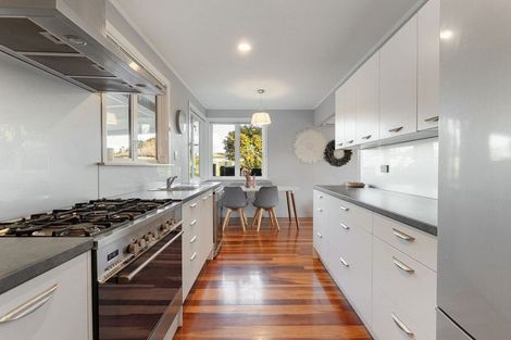 Photo of property in 35 Millers Road, Brookfield, Tauranga, 3110