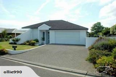 Photo of property in 3a Larsen Place, Merrilands, New Plymouth, 4312