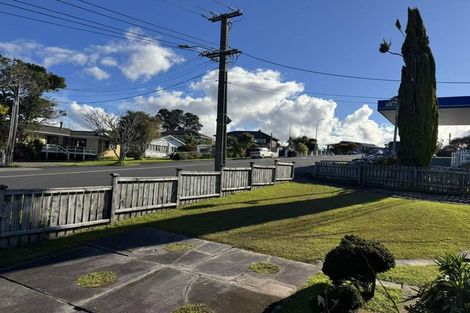Photo of property in 959a Beach Road, Torbay, Auckland, 0630