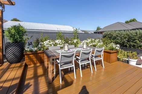 Photo of property in 28 Clipper Place, Redwood, Christchurch, 8051