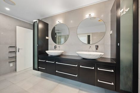 Photo of property in 47 Saltburn Road, Milford, Auckland, 0620