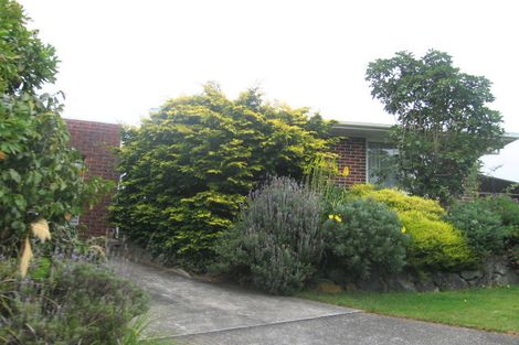 Photo of property in 18 Walnut Way, Maungaraki, Lower Hutt, 5010