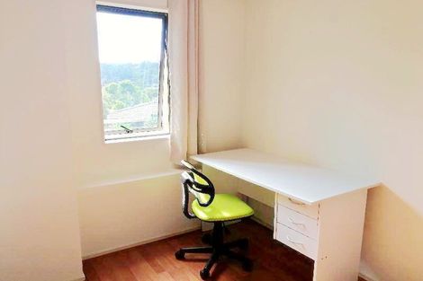 Photo of property in 10 Eugen Place, Bayview, Auckland, 0629