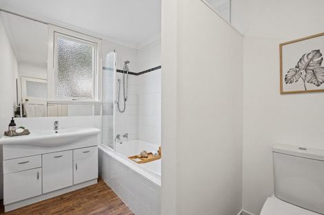 Photo of property in 155 Victoria Road, Saint Clair, Dunedin, 9012