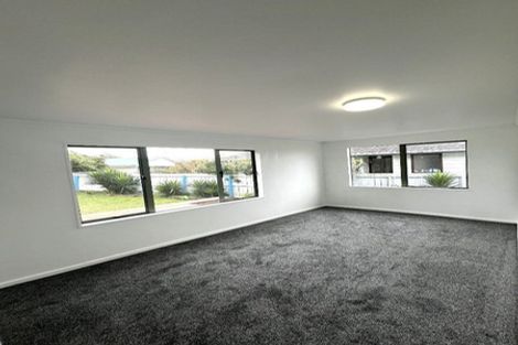 Photo of property in 7 Barrys Road, Glendene, Auckland, 0602