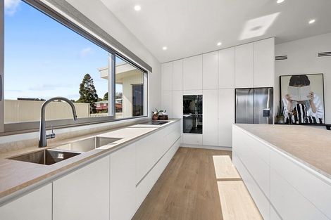 Photo of property in 63c Mangorei Road, Strandon, New Plymouth, 4312