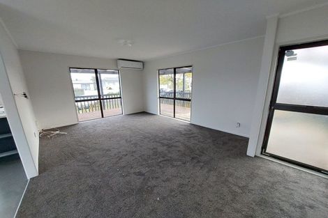 Photo of property in 5 Elisa Lane, Ranui, Auckland, 0612