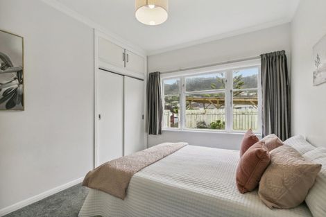 Photo of property in 62 Beauchamp Street, Tawa, Wellington, 5028