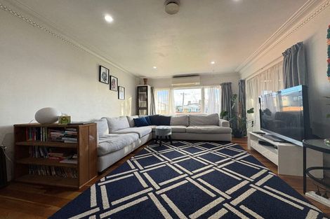 Photo of property in 43a Alma Crescent, Papakura, 2110