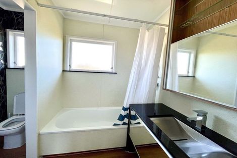 Photo of property in 47 School Road, Te Atatu South, Auckland, 0610