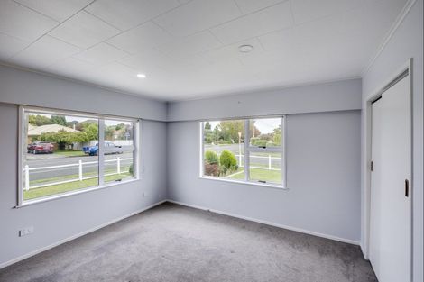 Photo of property in 4 Upham Crescent, Taradale, Napier, 4112