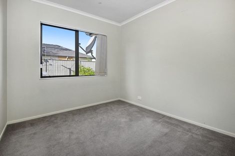 Photo of property in 17 Ashmere Lane, Weymouth, Auckland, 2103