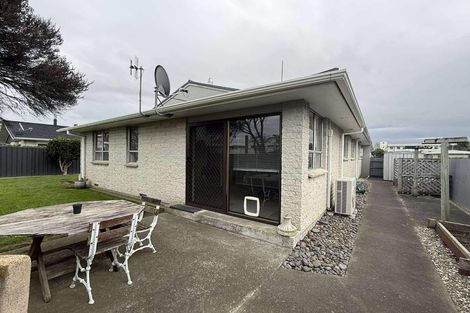 Photo of property in 2/112 Mcleod Street, Camberley, Hastings, 4120