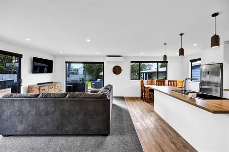 Photo of property in 369 Carrington Street, Upper Vogeltown, New Plymouth, 4310