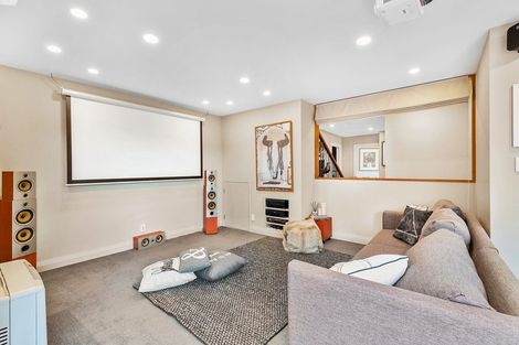 Photo of property in 5 Bunker Way, Strathmore Park, Wellington, 6022