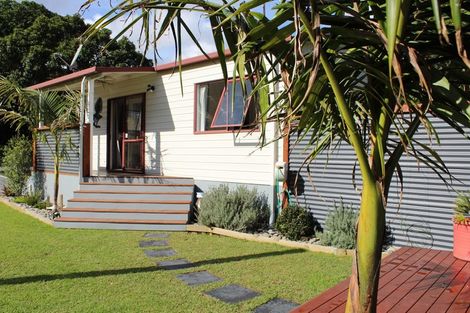 Photo of property in 479 Albert Street, Coromandel, 3506