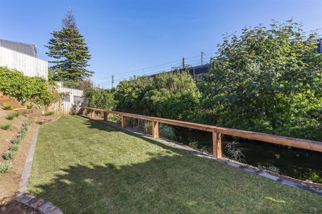 Photo of property in 87 Saint Andrews Road, Plimmerton, Porirua, 5026