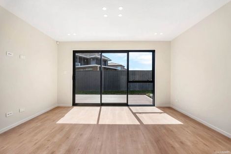 Photo of property in 4b The Parade, Bucklands Beach, Auckland, 2012