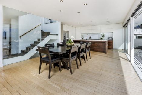 Photo of property in 306 Hurstmere Road, Takapuna, Auckland, 0622