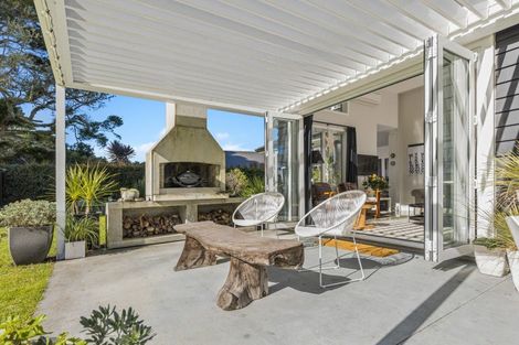 Photo of property in 32 Awanui Crescent, Matakana, 0985