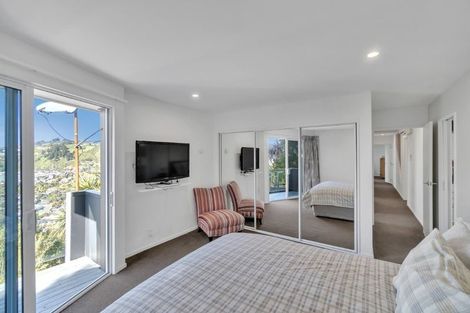 Photo of property in 18 Glendevere Terrace, Redcliffs, Christchurch, 8081