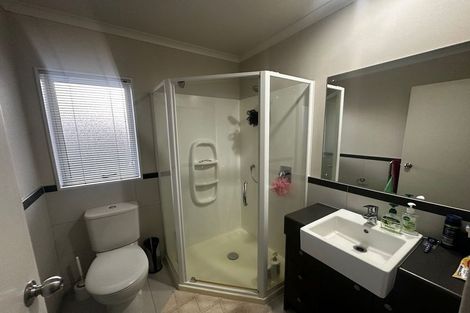 Photo of property in 3 Lorenzo Way, Flat Bush, Auckland, 2016