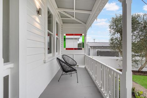 Photo of property in 7 Fairfax Avenue, Northcote, Auckland, 0627