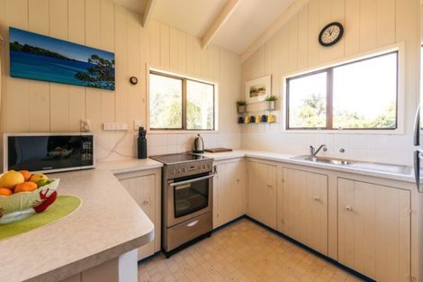 Photo of property in 14 Cory Road, Palm Beach, Waiheke Island, 1081