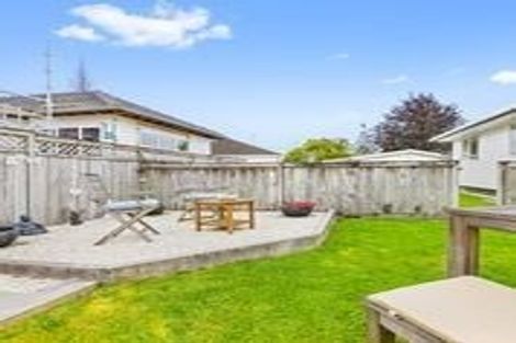 Photo of property in 54a Yeovil Road, Te Atatu Peninsula, Auckland, 0610