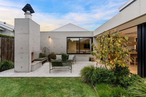 Photo of property in 90 Walker Road, Point Chevalier, Auckland, 1022