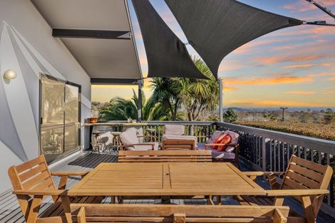 Photo of property in 33 Palmerston Road, Havelock North, 4130