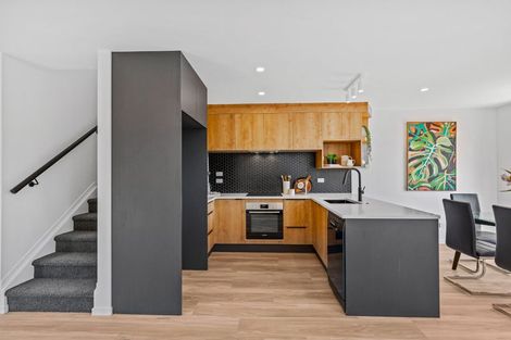 Photo of property in 4/13 Fairdale Place, Birkdale, Auckland, 0626