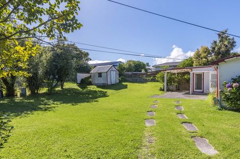 Photo of property in 71 Bluegum Road, Paraparaumu Beach, Paraparaumu, 5032