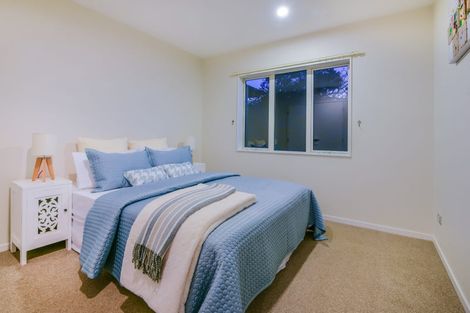 Photo of property in 10a Greenslade Crescent, Northcote, Auckland, 0627