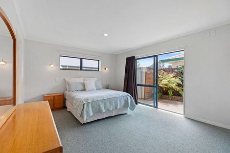 Photo of property in 10 Sandhurst Drive, Papamoa Beach, Papamoa, 3118