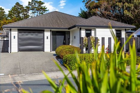 Photo of property in 64 Banks Boulevard, Whitby, Porirua, 5024