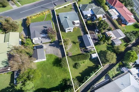 Photo of property in 14 Exmouth Road, Northcote, Auckland, 0627