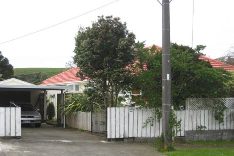 Photo of property in 135 Pioneer Road, Moturoa, New Plymouth, 4310