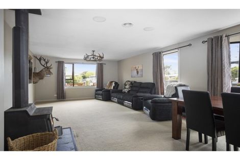 Photo of property in 15 Holloway Street, Waikiwi, Invercargill, 9810