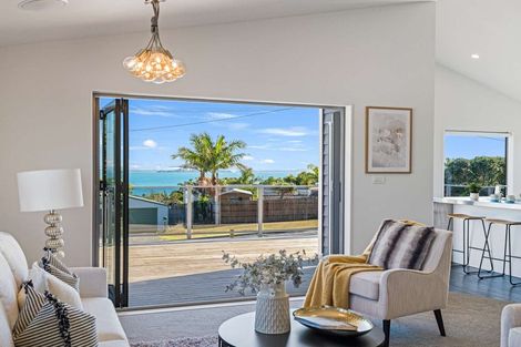 Photo of property in 1319 Whangaparaoa Road, Army Bay, Whangaparaoa, 0930