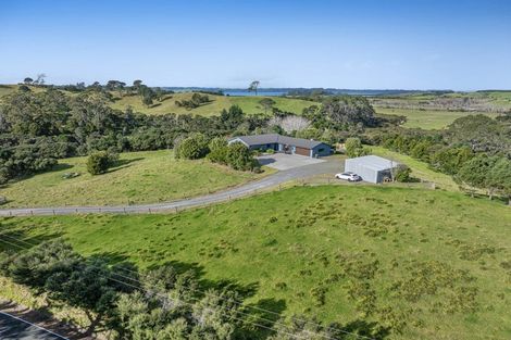 Photo of property in 499 Shelly Beach Road, South Head, Helensville, 0874