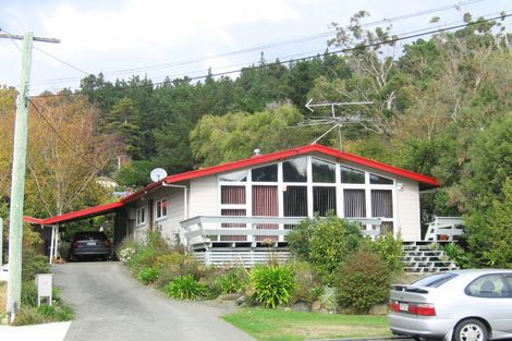 Photo of property in 10a Forest Road, Pinehaven, Upper Hutt, 5019