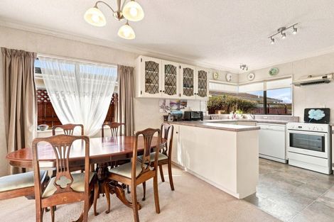 Photo of property in 2 Warwick Place, Springvale, Whanganui, 4501