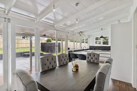 Photo of property in 18 Penton Road, Stanmore Bay, Whangaparaoa, 0932