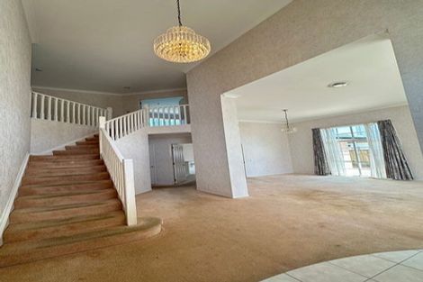 Photo of property in 9 Belsomet Place, Golflands, Auckland, 2013