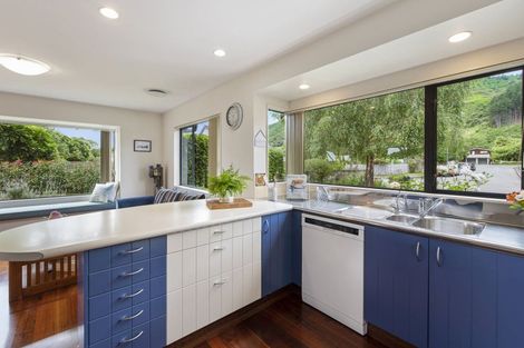 Photo of property in 7-9 Shotover Grove, Waikanae, 5036