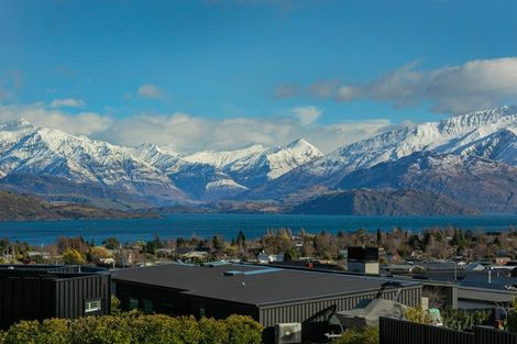 Photo of property in 15 The Heights Avenue, Wanaka, 9305