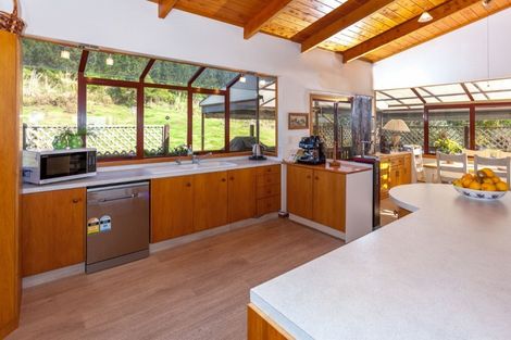 Photo of property in 124 Titiro Place, Onemana, Whangamata, 3691