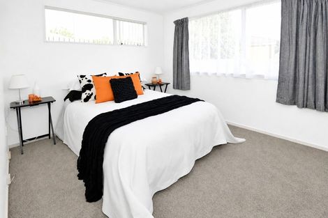 Photo of property in 2/46 Granville Drive, Massey, Auckland, 0614